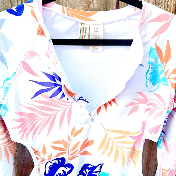 OP Side Cutouts One Piece Swimsuit - Picture 4 of 5